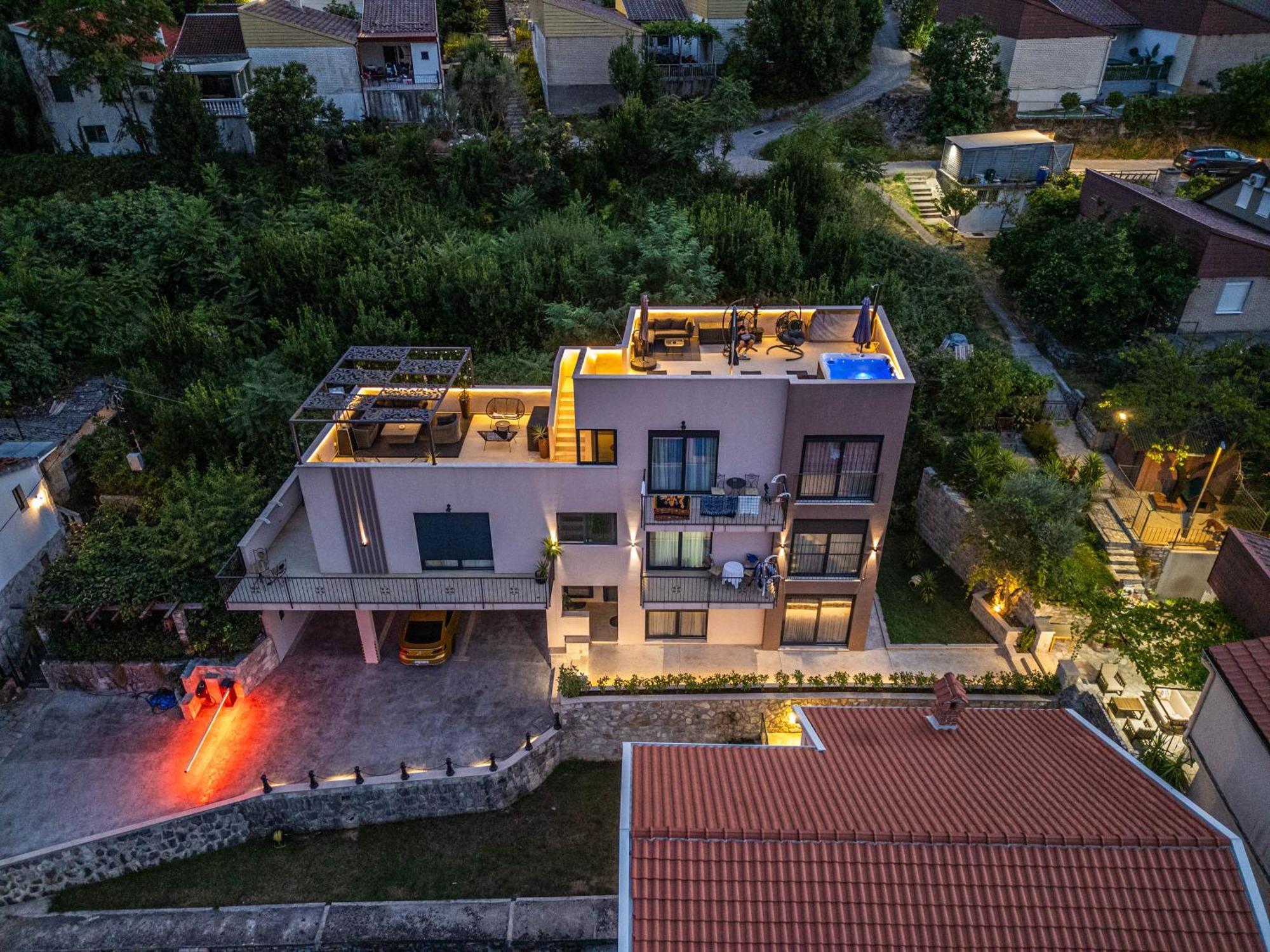 Marea Deluxe Apartments Котор Экстерьер фото